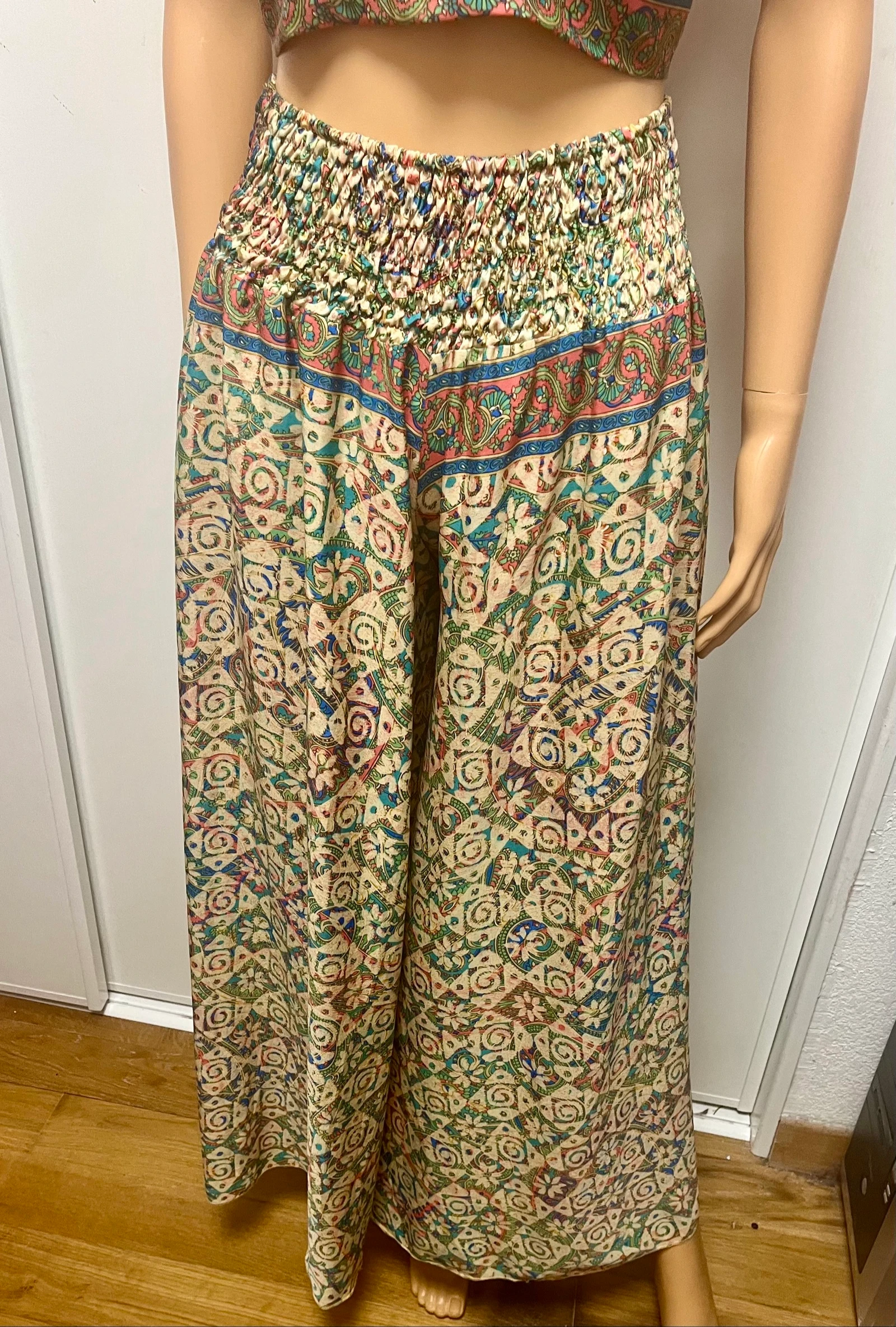 Conjunto de blusa y pantalón de seda – photo 3
